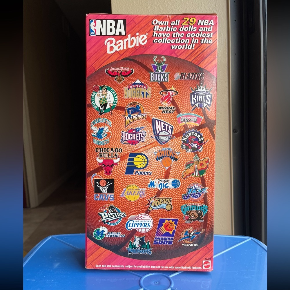 1998 NBA Houston Rockets Barbie - Picture 5 of 5